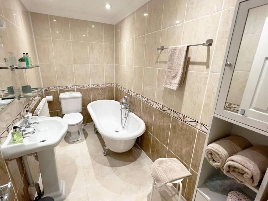 Private Parking, Central Llandudno, King Bed With Ensuite At Clement Lodge Exteriör bild