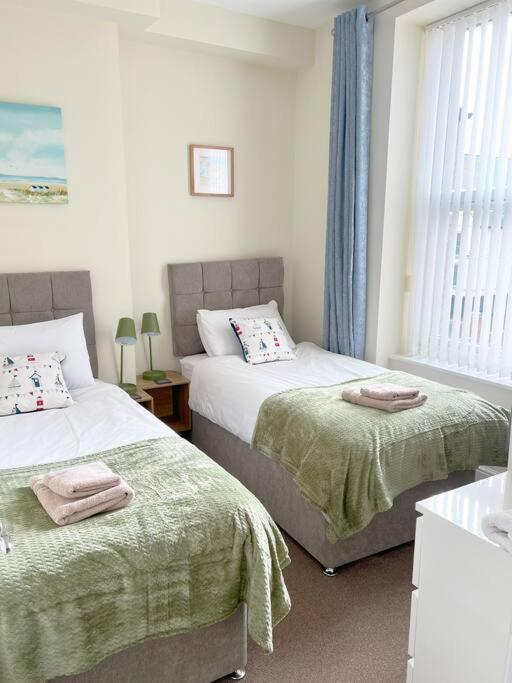 Private Parking, Central Llandudno, King Bed With Ensuite At Clement Lodge Exteriör bild