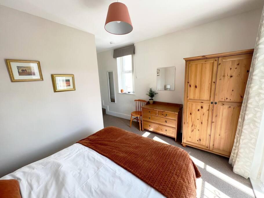 Private Parking, Central Llandudno, King Bed With Ensuite At Clement Lodge Exteriör bild